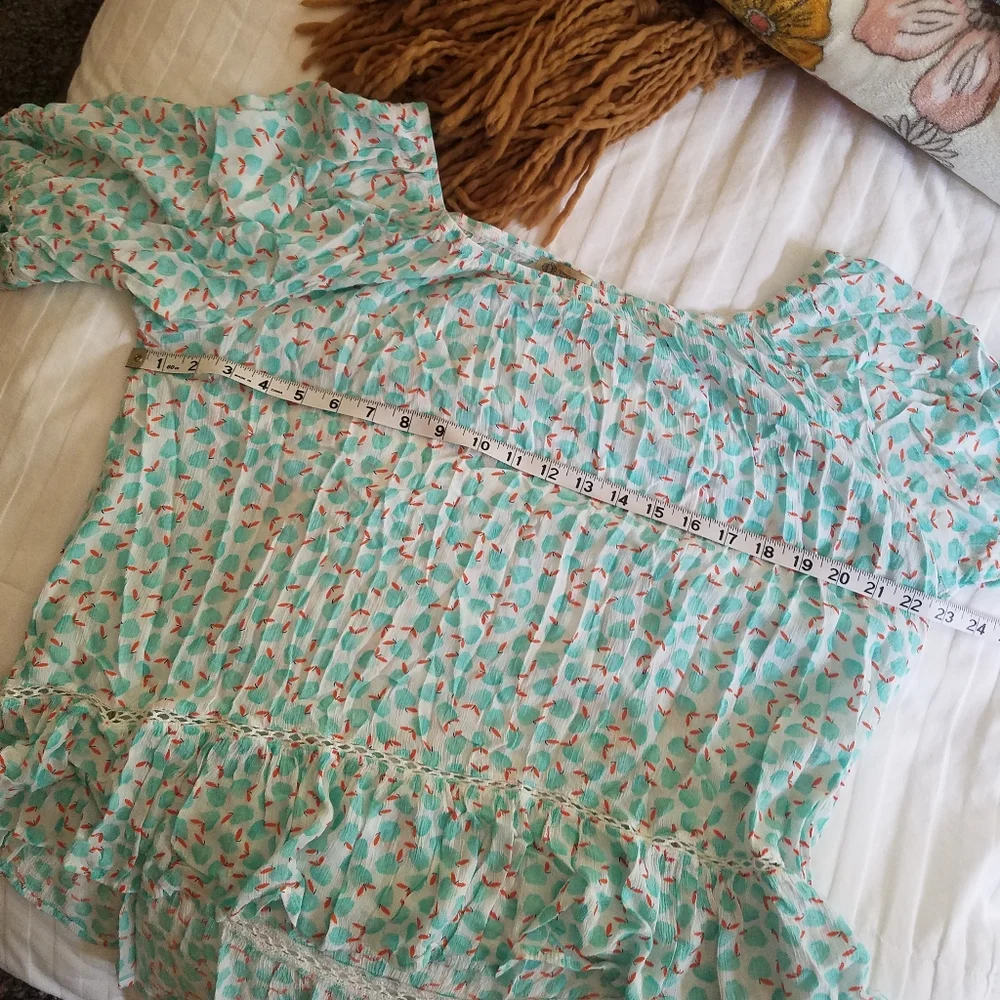 DEMOCRACY Springtime Floral Blouse APPLE Leaf Pattern and Quarter Length Ruffle - Picture 8 of 8